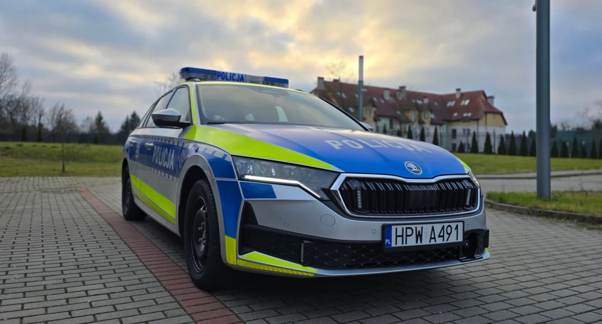 Policja - kryminalne, radiowóz choinkę - zdjęcie, fotografia
