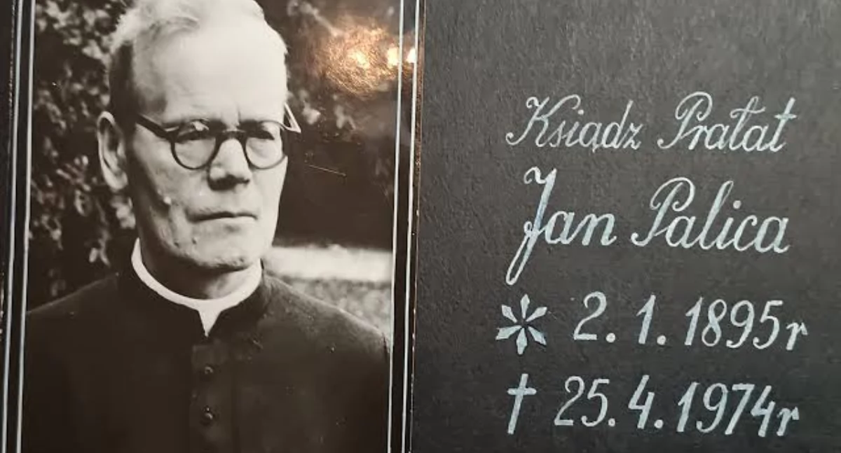Postacie, Palica komunistami przeciwko komunistom - zdjęcie, fotografia