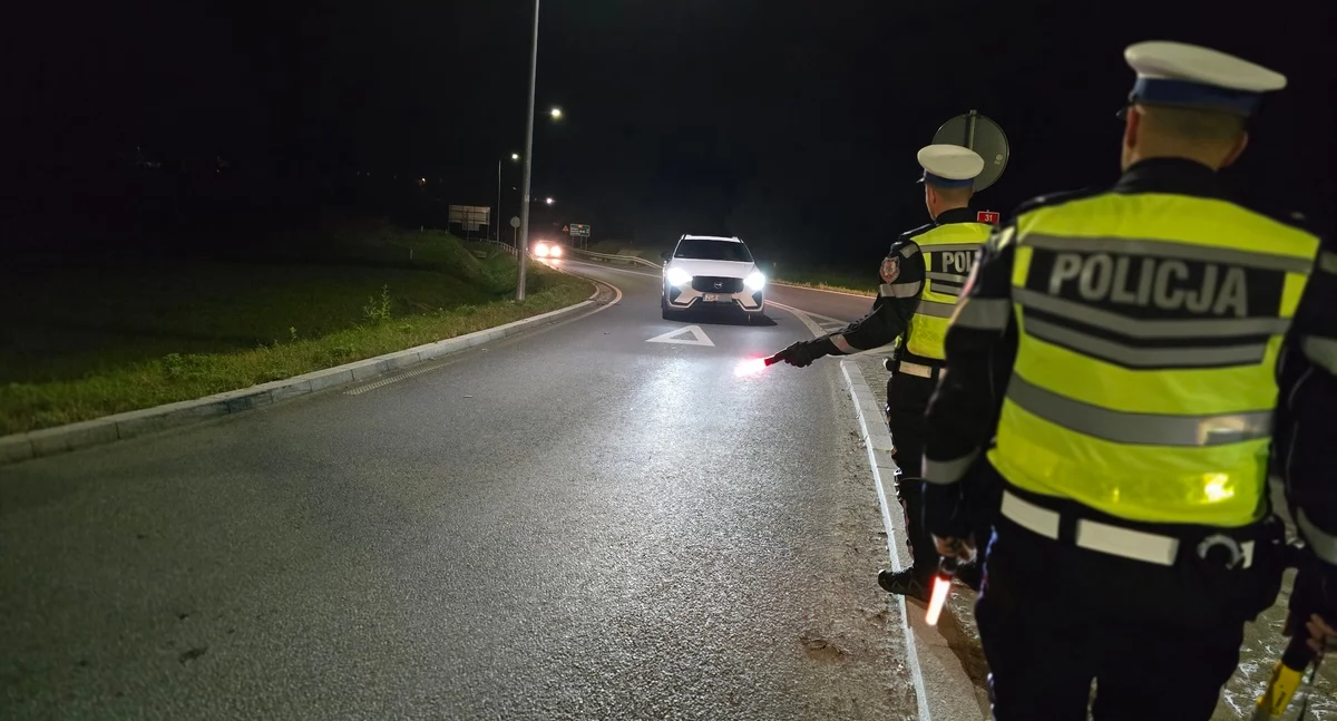 Wypadki drogowe, Kolejne działania policji kolejni nieodpowiedzialni kierowcy wyeliminowani ruchu - zdjęcie, fotografia