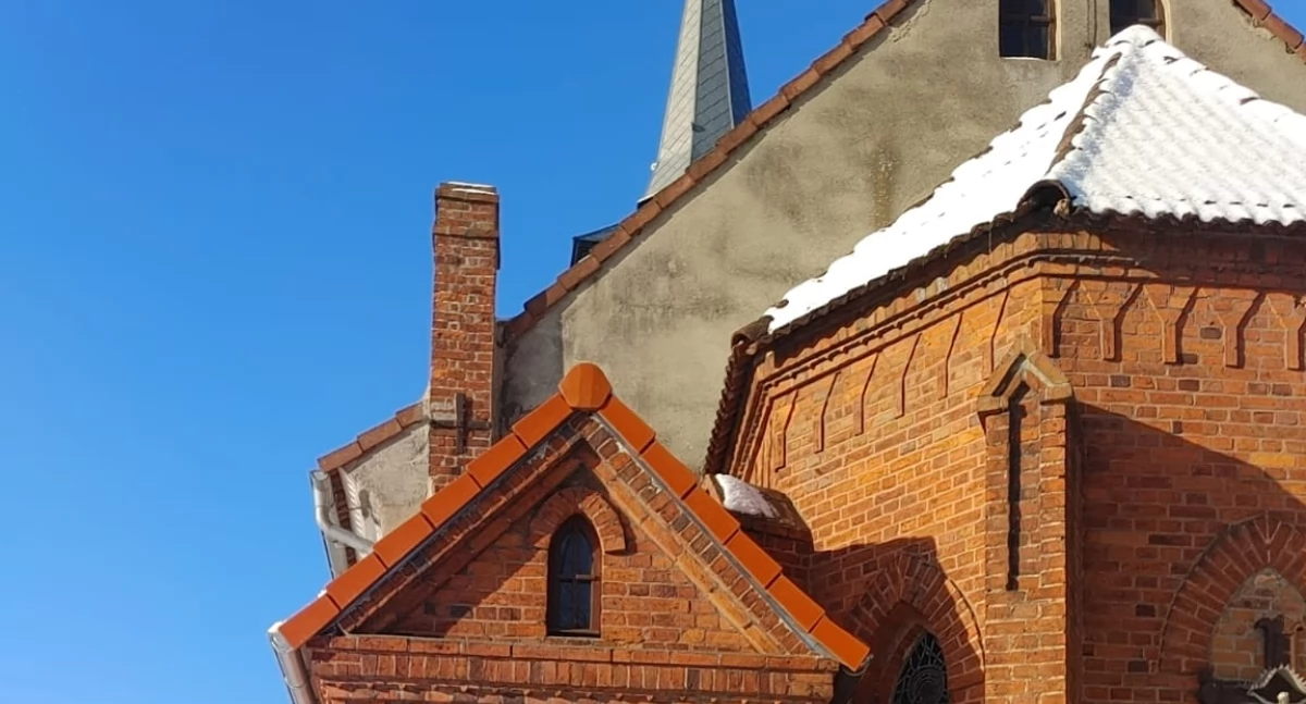 Kościół, Zakończyła renowacja dachu wejściem zakrystii [ZDJĘCIA] - zdjęcie, fotografia