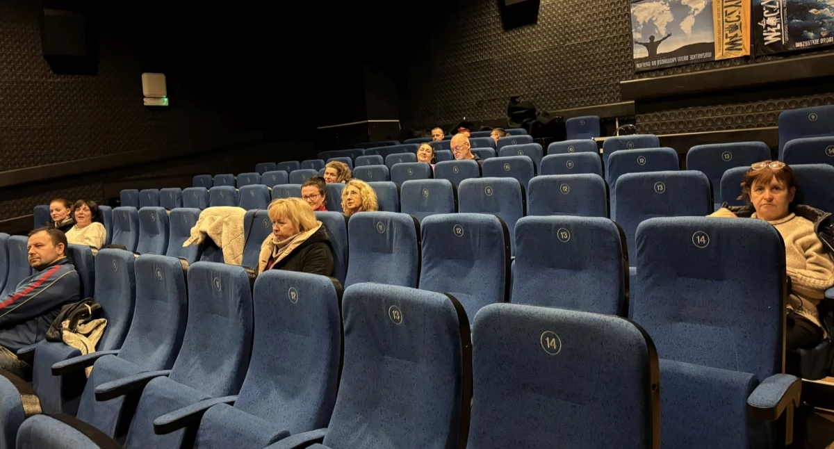 Kino, Warto było przyjść seans ciemno [ZDJĘCIA] - zdjęcie, fotografia