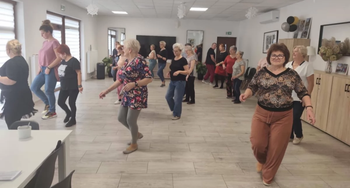 Seniorzy, razem wypełniło naszym seniorom [GALERIA] - zdjęcie, fotografia