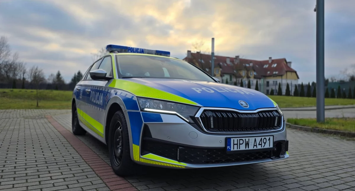 Transport i komunikacja, Lokalne samorządy współfinansowały zakup radiowozu [GALERIA] - zdjęcie, fotografia