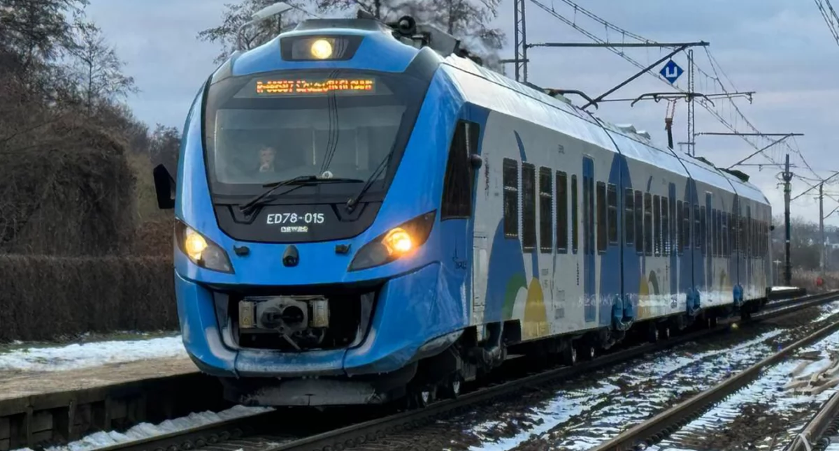 Transport i komunikacja, Zmiany ruchu pociągów [Komunikat - zdjęcie, fotografia