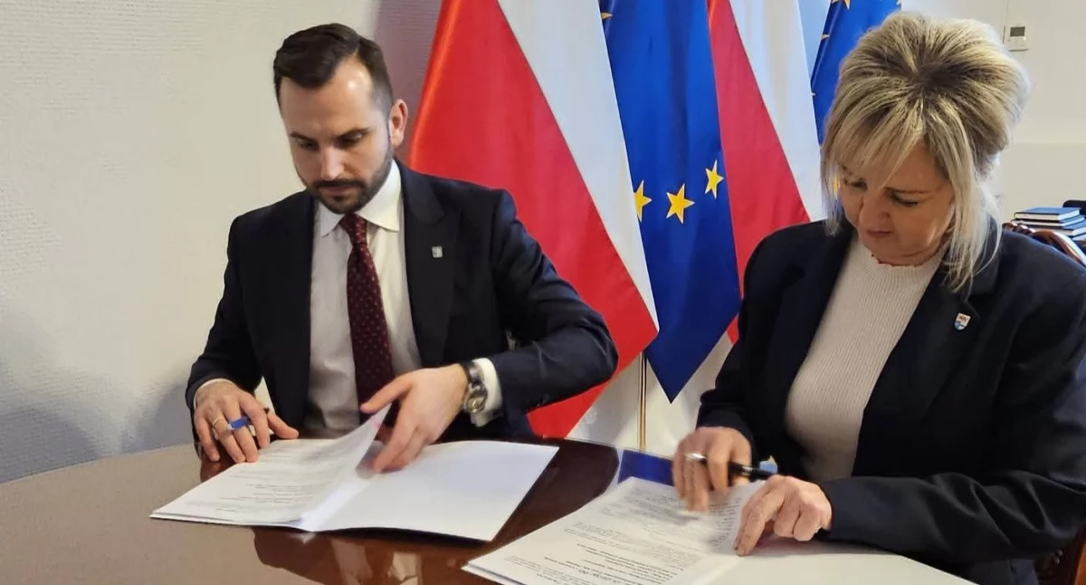 Transport i komunikacja, Powiat gryfiński otrzymał dotację pięć linii autobusowych - zdjęcie, fotografia