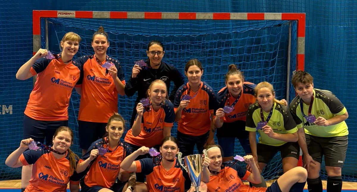 Piłka nożna, Piłkarki Energetyka Junior Gryfino awansowały futsalu! - zdjęcie, fotografia