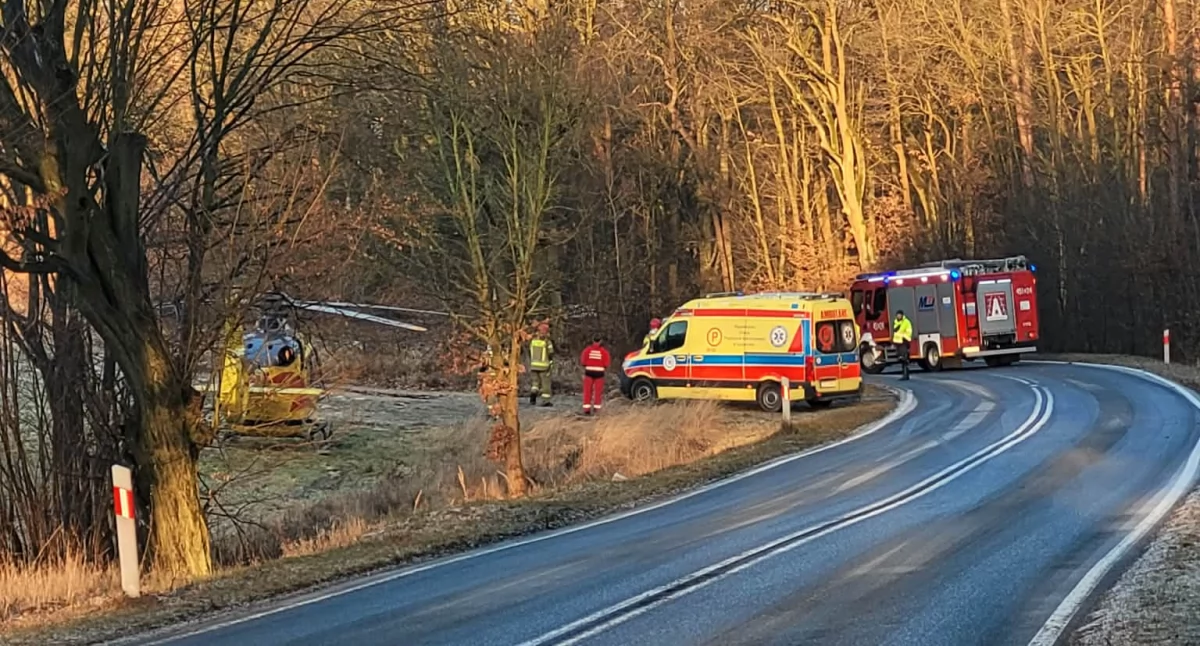 Wypadki drogowe, Wypadek Gajkach Przyleciał helikopter - zdjęcie, fotografia