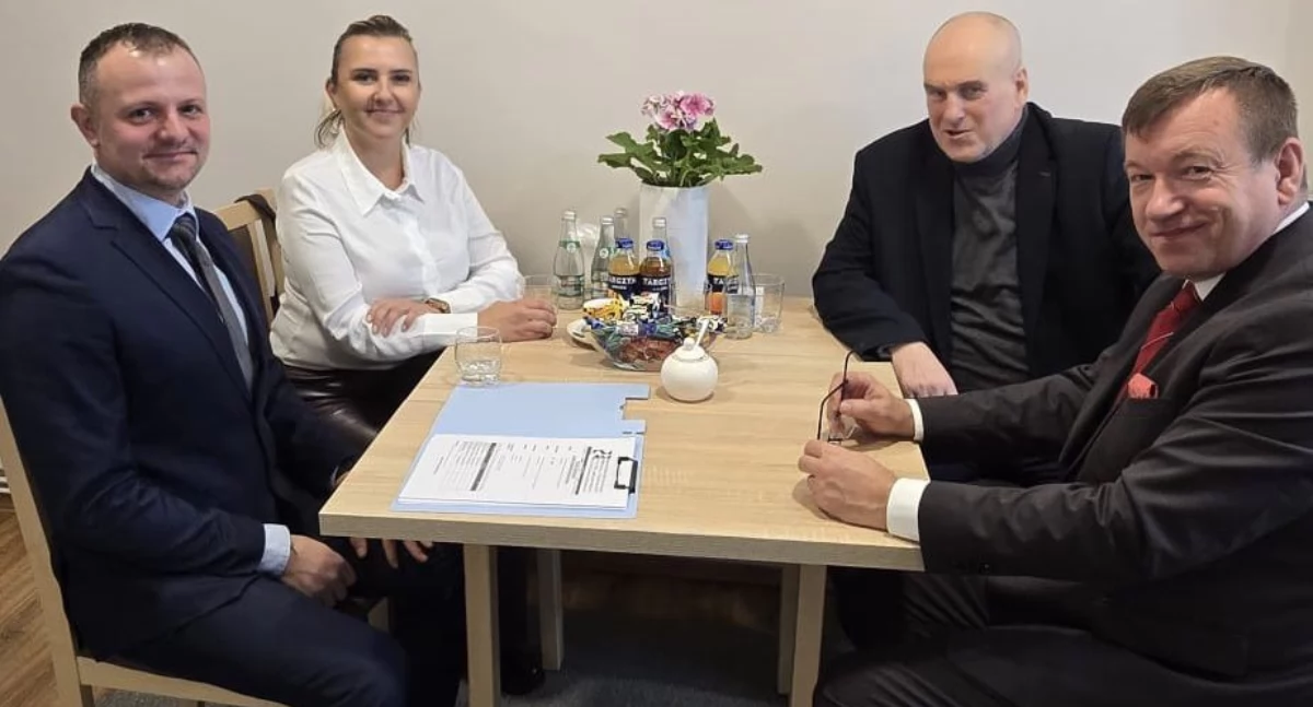 Inwestycje, Poseł odwiedził gryfiński magistrat sprawie inwestycji gminie - zdjęcie, fotografia