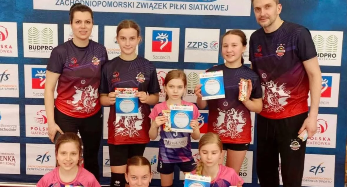 Pozostałe, Awans siatkarek Energia Chojna półfinałów wojewódzkich - zdjęcie, fotografia