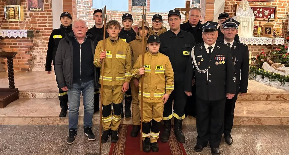Straż pożarna, Druhowie pełnią wartę Grobie Pańskim - zdjęcie, fotografia