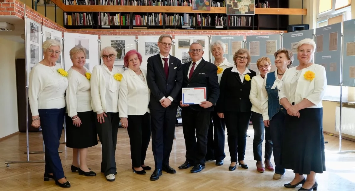 Seniorzy, Seniorzy wyprawili źródła - zdjęcie, fotografia