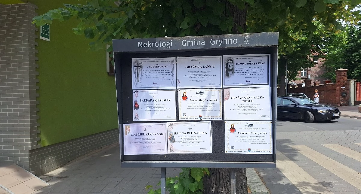 Odeszli, Tablice przepełnione Znów zmarło wiele osób - zdjęcie, fotografia