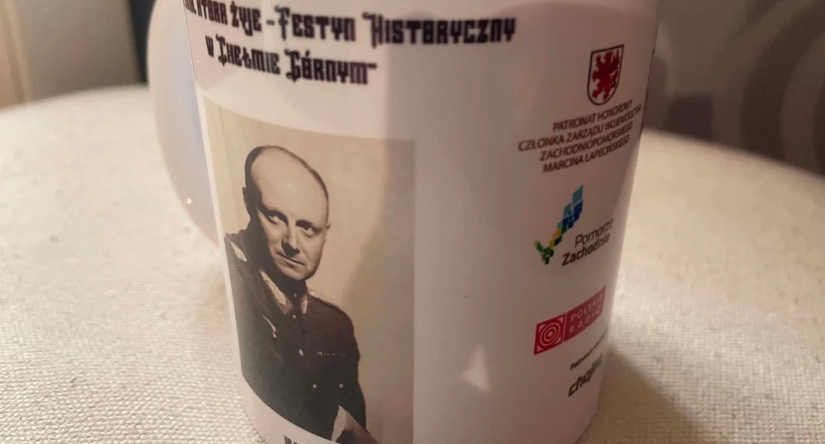 Interwencje, Kawka nazistą Podczas festynu historycznego rozdawano kubki generałem Wehrmachtu - zdjęcie, fotografia