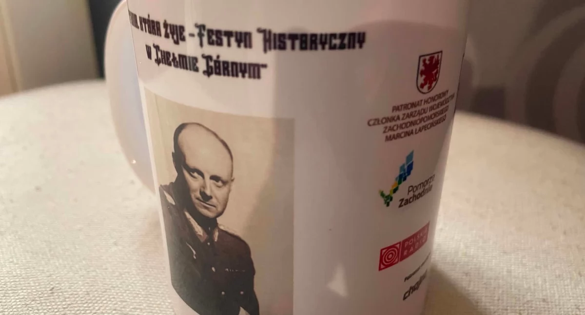 Interwencje, Stowarzyszenie Wspólnota Chełma Górnego przeprasza kubki generałem Wehrmachtu - zdjęcie, fotografia