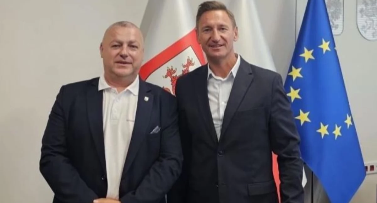 Inwestycje, Burmistrz rozmawiał Marszałkiem remoncie dwóch dróg - zdjęcie, fotografia