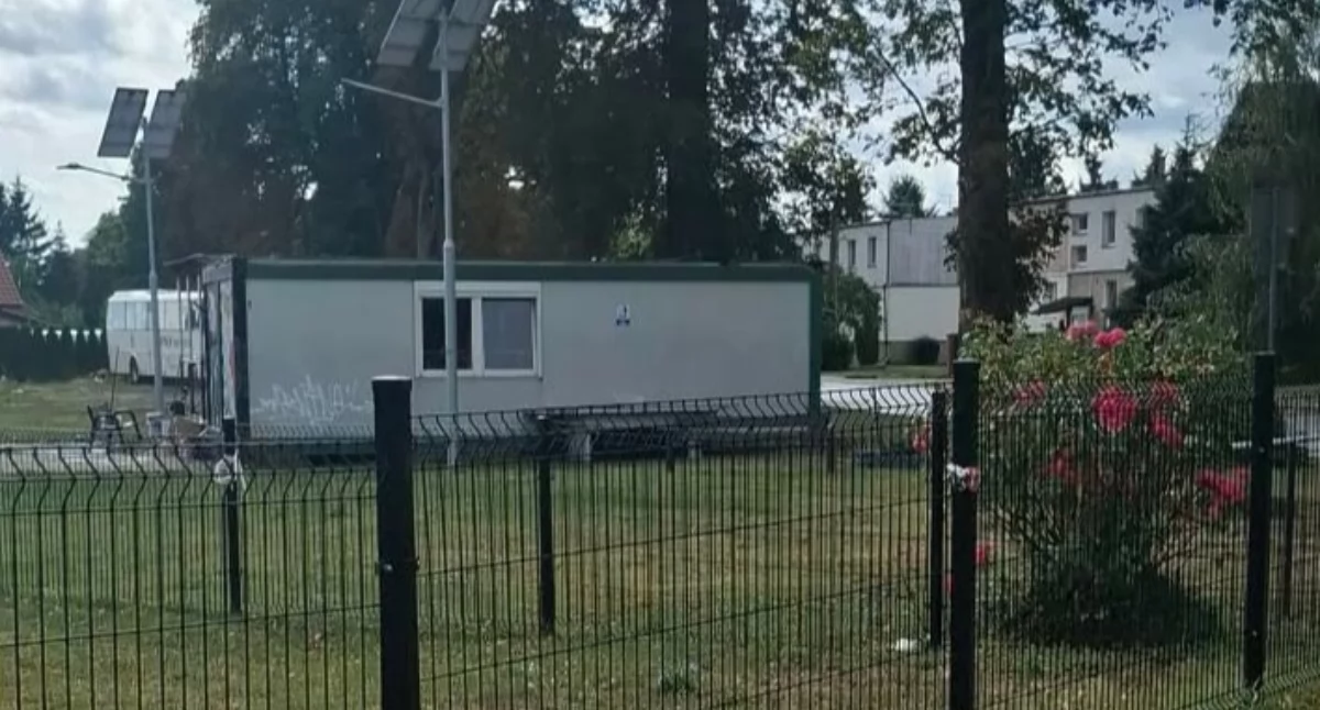 Interwencje, Spór starą świetlicę Lubanowie - zdjęcie, fotografia