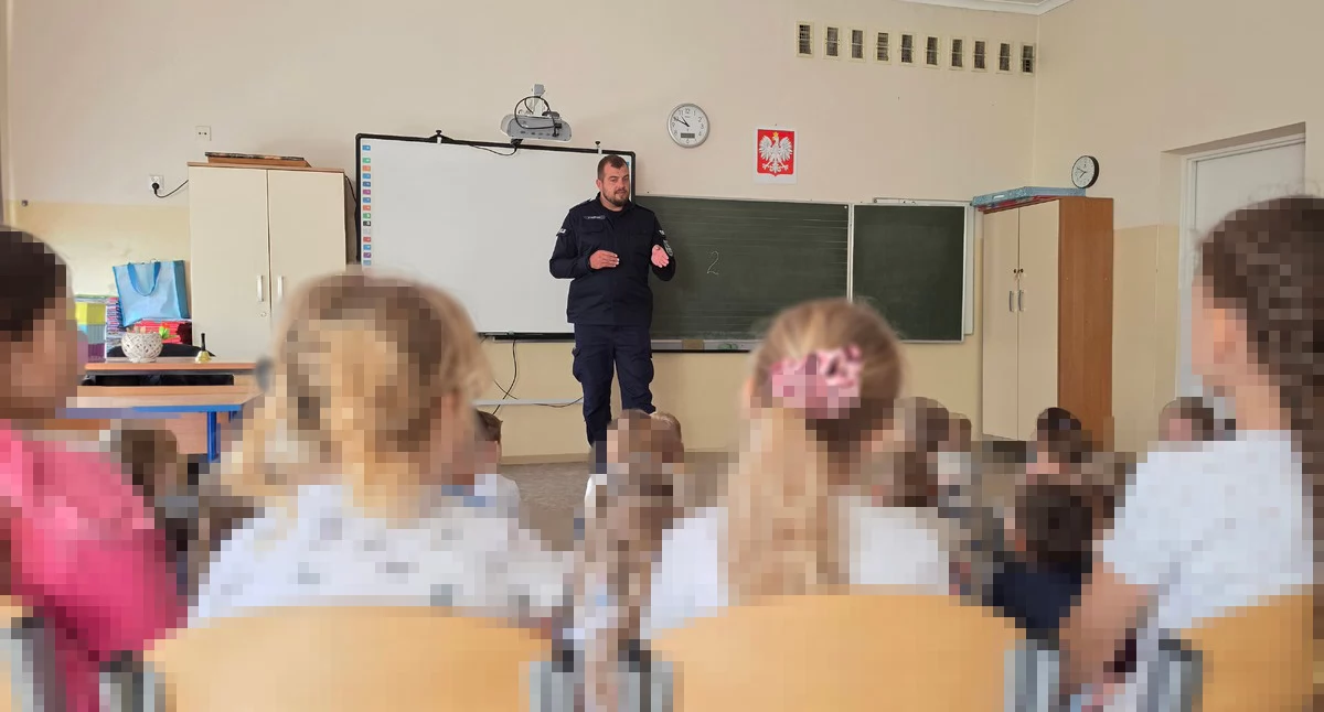 Szkoły i przedszkola, Gryfińscy policjanci włączyli Tydzień Przeciwdziałania Przemocy Rówieśniczej - zdjęcie, fotografia