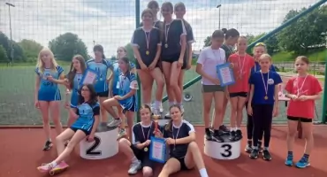 Dziewczęta z SP Widuchowa awansowały do wojewódzkiego finału!