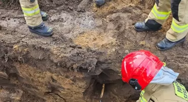 Dwukrotnie uszkodzili rurę z gazem podczas prac na placu ks. Barnima I