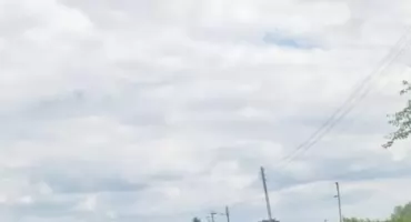 Cysterna wylądowała w rowie. Co się wydarzyło?