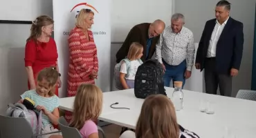 Energetyczne tornistry trafiły do pierwszoklasistów