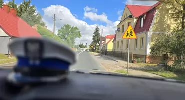 Gryfińscy policjanci sprawdzają infrastrukturę drogową w rejonie szkół przed rozpoczęciem roku szkolnego