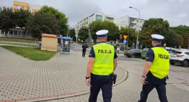 Co policja robiła dziś przy szkołach?