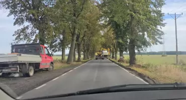 Ruszyła budowa utwardzonego pobocza na odcinku DW 125